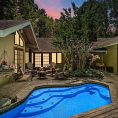 Bourbon Hollow Lodge ~ Grand Secluded Lodge with Heated Pool & Game Room