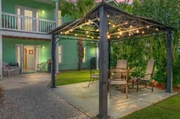 Beach Bungalow ~ Townhome w/ Patios, Balconies & Pool - Image 2