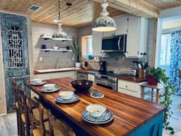 Lost Pearl | Charming Historic Home w/ Private Beach Access - Image 4