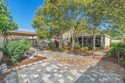 Walk to the beach • Cozy coastal cottage • Private outdoor space • Free Wi-Fi •  Great location - Image 2