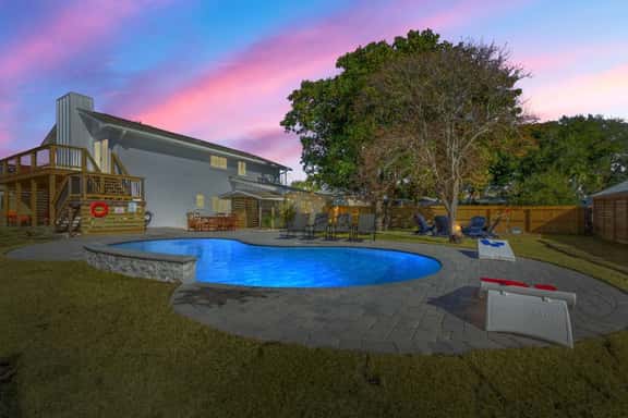 Casa Del Palms | Pool + Family Fun, Walk to Beach - Image 1