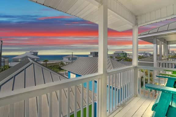 Sea-Jay | Gulf Views, Walk to Beach & Pier - Image 1