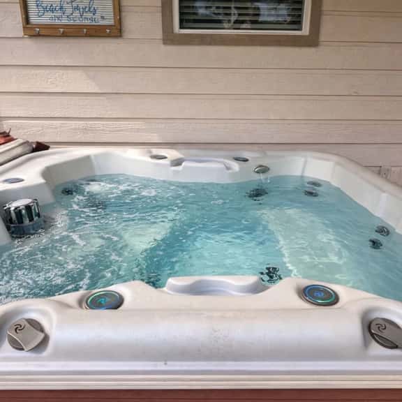 Coastal Hangout | Hot Tub | GameRm | Mins2Bchfreddcx - Image 1