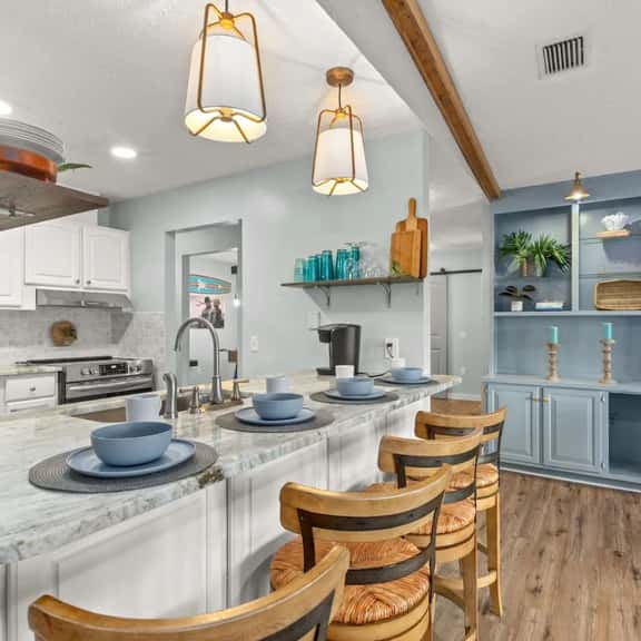 Fanta Sea ~ Beachy Game Nights, Hot Tub Soaks & Dog-Friendly Comfort - Image 1