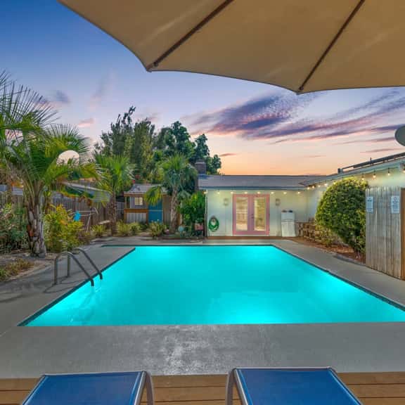 Flirty Flamingo ~ Poolside Cocktails, Game Room Fun & Casita Retreat - Image 1
