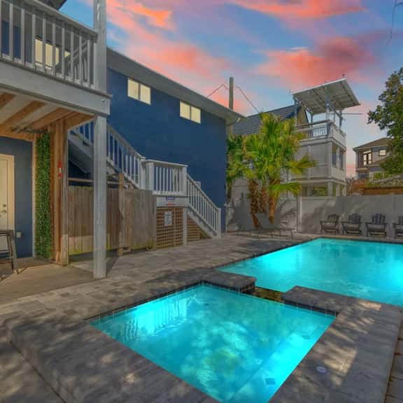 Sunnyside Up ~ Pool, Hot Tub & Golf Cart, Just 2 Blocks from Beach - Image 1