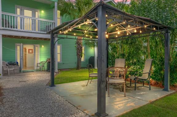 Beach Bungalow ~ Townhome w/ Patios, Balconies & Pool - Image 2