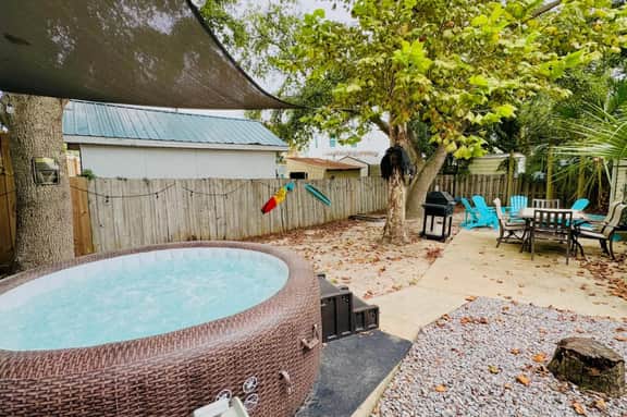 Fanta Sea ~ Beachy Game Nights, Hot Tub Soaks & Dog-Friendly Comfort - Image 2