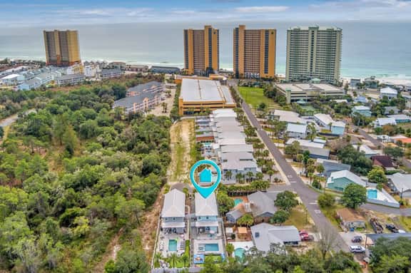 Gulf Breeze Getaway | Beach Walk + Backyard Pool - Image 4
