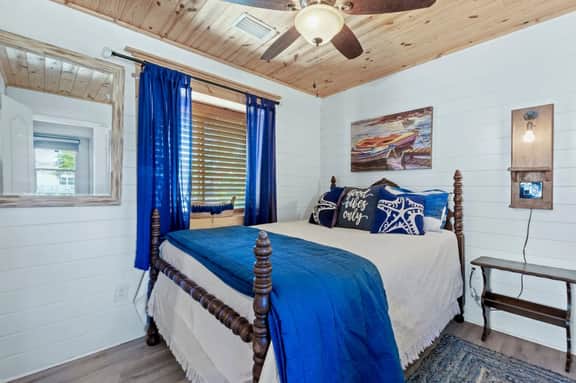 Lost Pearl | Charming Historic Home w/ Private Beach Access - Image 3
