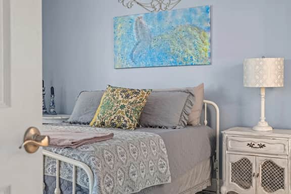 Walk to the beach • Cozy coastal cottage • Private outdoor space • Free Wi-Fi •  Great location - Image 3